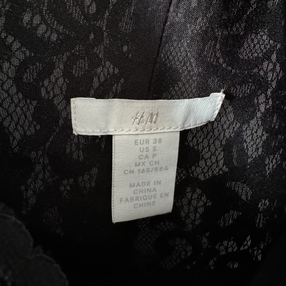 Robe noire en dentelles H&M - Picture 2 of 4